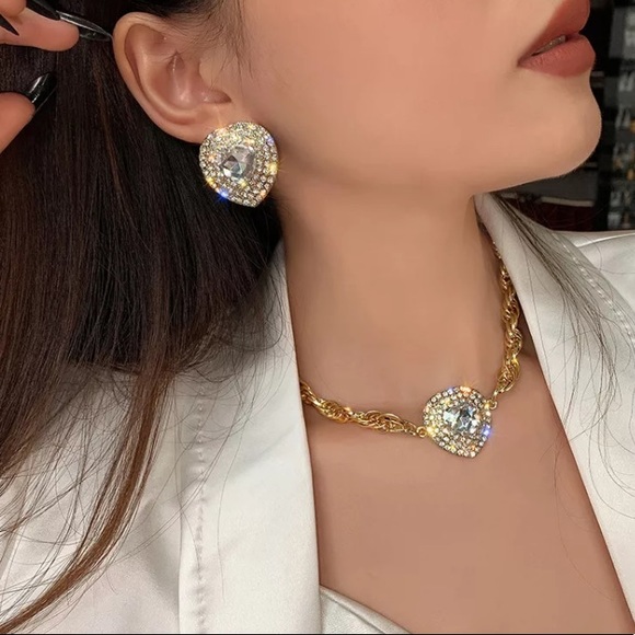 🌟 Gold Plated Heart Crystal Earrings - Picture 4 of 4